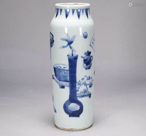 Ming Dynasty Chongzhen blue and white Bogu pattern bottle