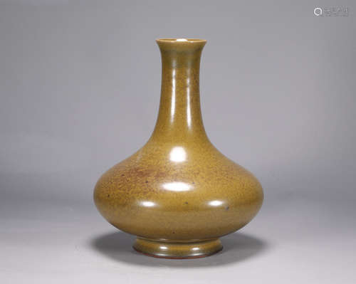 Qing Dynasty Qianlong tea powder glaze vase