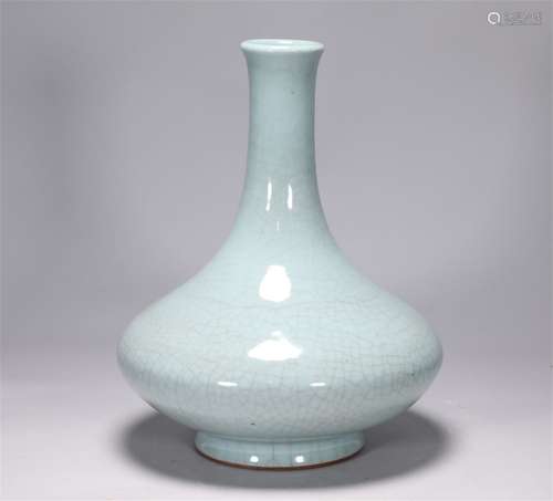 The bottle of shepherd's shepherd in Yongzheng GE Kiln in Qi...