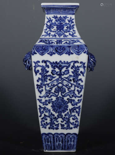 Period Of Qianlong Blue And White Porcelain 