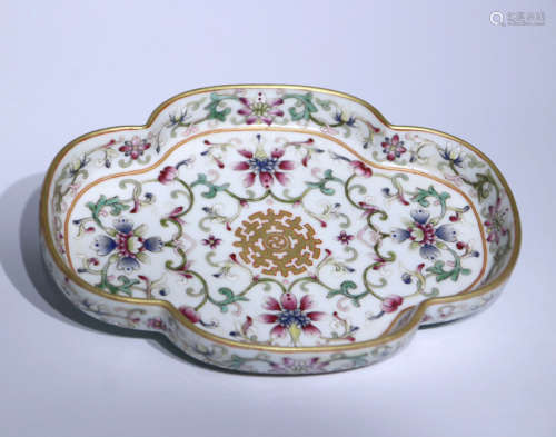 Qing Dynasty Period Of Jiaqing Famille Rose Porcelain 