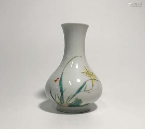 Chinese Famille Rose Porcelain Vase,Mark