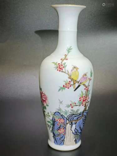 Chinese Famille Rose Porcelain Vase,Mark