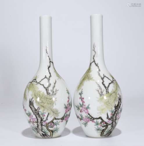 Pair of Chinese Famille Rose Porcelain Vases,Mark