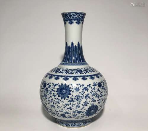 Chinese Blue and White Porcelain Vase,Mark.