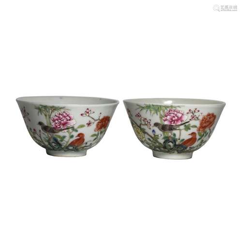 A PAIR OF FAMILLE-ROSE 'FLOWERS AND BIRDS' CUPS