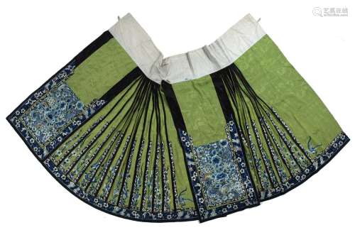 Green ground silk skirt