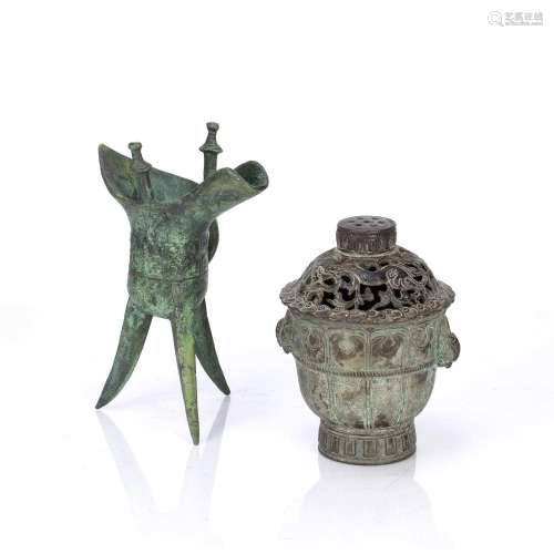 Bronze ritual tripod wine vessel, Jue