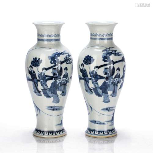 Pair blue and white vases