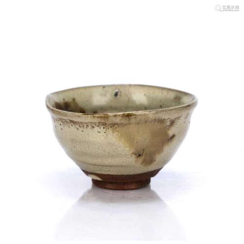 Oribe pottery tea bowl (chawan)