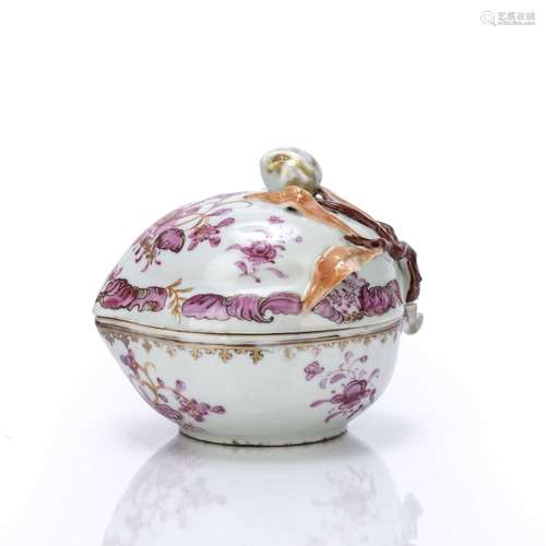 Famille rose sauce tureen and cover