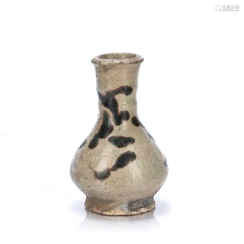 Stoneware bottle tokkuri