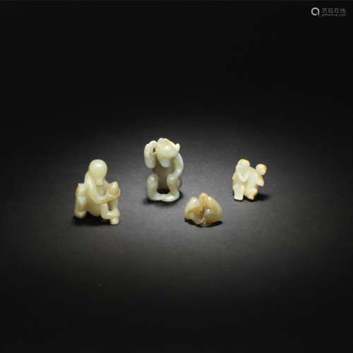 FOUR JADE CARVINGS OF MONKEYS 17th/18th century (5)
