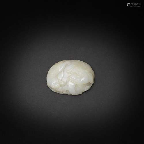 A WHITE JADE 'BUDDHIST LION AND CUB' BELT BUCKLE Qianlong