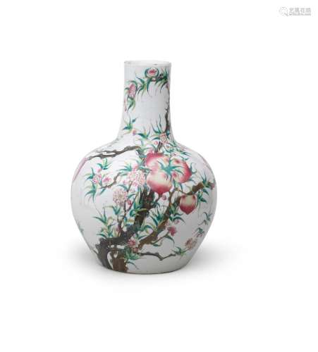 A LARGE FAMILLE ROSE 'NINE-PEACH' VASE, TIANQIUPING Late Qin...