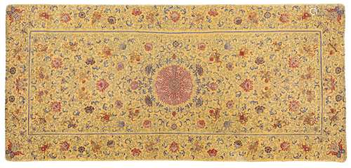 AN IMPERIAL YELLOW-GROUND SILK EMBROIDERED 'LOTUS' KANG CUSH...