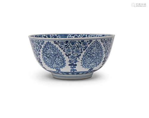 A LARGE BLUE AND WHITE 'FLORAL' BOWL Kangxi