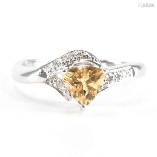 HALLMARKED 9CT GOLD & TOPAZ RING