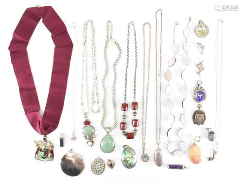 ASSORTMENT OF SILVER PENDANTS & NECKLACES