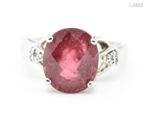 HALLMARKED 9CT GOLD & TOURMALINE RING