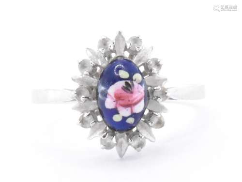 ITALIAN WHITE GOLD FLORAL PANEL RING