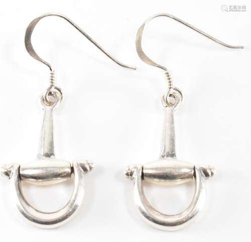 PAIR OF SILVER STIRRUP DROP EARRINGS