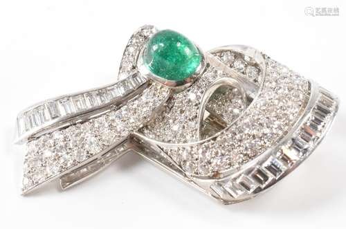 FRENCH ART DECO WHITE GOLD EMERALD & DIAMOND DRESS CLIP