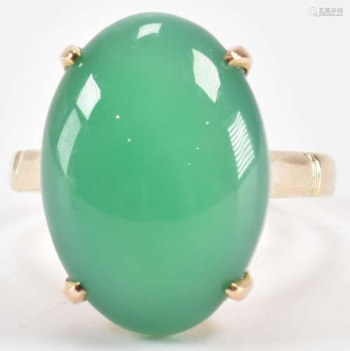 VINTAGE 9CT GOLD CHRYSOPRASE RING