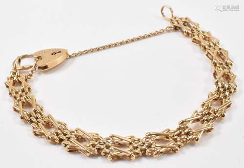 GOLD BAR & GATE HEART PADLOCK BRACELET