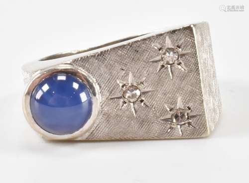 WHITE GOLD STAR SAPPHIRE & DIAMONDS DRESS RING