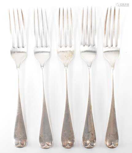 SET OF FIVE SILVER HALLMARKED FORKS