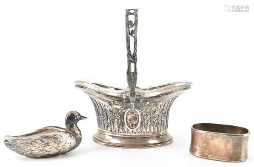 ASSORTMENT OF MARKED SILVER TABLE WARE ITEMS