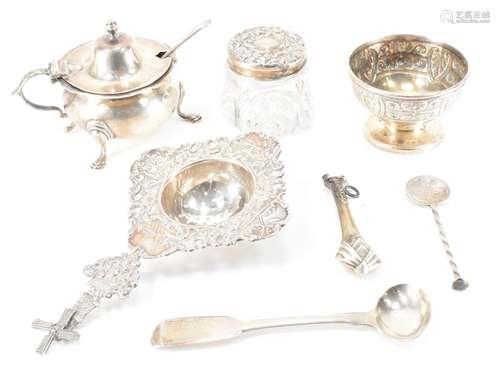 COLLECTION OF HALLMARKED SILVER TABLE WARE