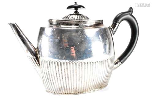 VICTORIAN SILVER HALLMARKED TEAPOT