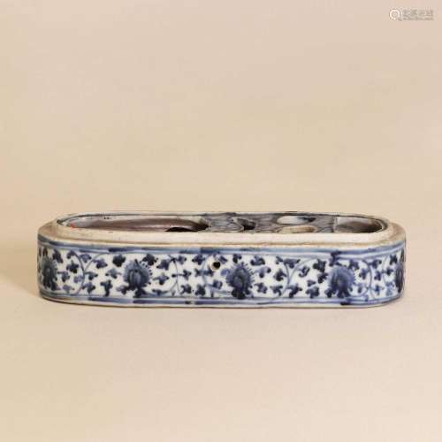 A Chinese blue and white writing box,