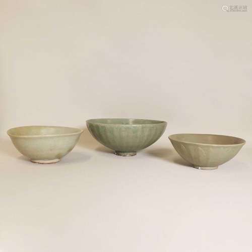 A Chinese Longquan celadon bowl,