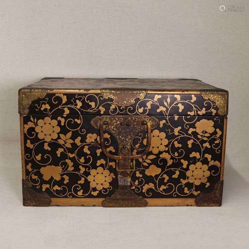 A Japanese gilt-lacquered trunk,