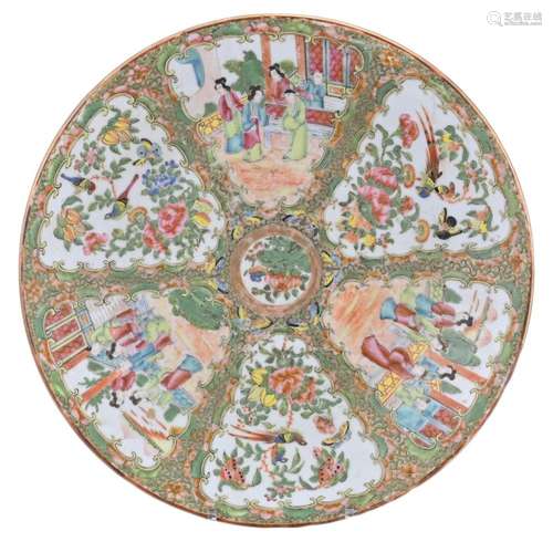 A LARGE CHINESE CANTON FAMILLE ROSE PORCELAIN CHARGER, 19TH ...