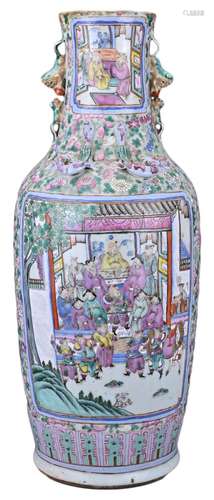 A LARGE CHINESE CANTON FAMILLE ROSE PORCELAIN VASE