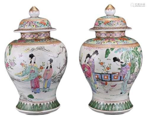 PAIR OF JAPANESE PORCELAIN JARS AND COVERS, 19/20TH CENTURY