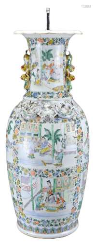 A LARGE CHINESE FAMILLE VERTE PORCELAIN VASE, 19TH CENTURY