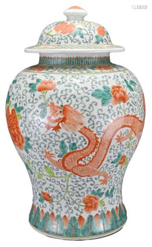 A CHINESE FAMILLE VERTE DRAGON & PHOENIX JAR WITH COVER,...