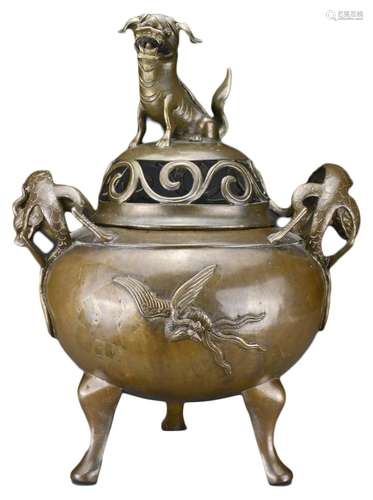 A LARGE BRONZE TRIPOD CENSER, XUANDE MARK, 19/20TH CENTURY