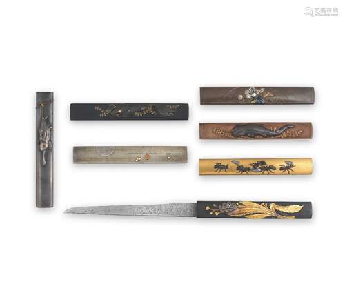 SEVEN KOZUKA (KNIFE HANDLES), ONE WITH A BLADE Edo period (1...