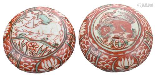 TWO CHINESE SWATOW TYPE CIRCULAR BOXES AND COVERS, MING DYNA...