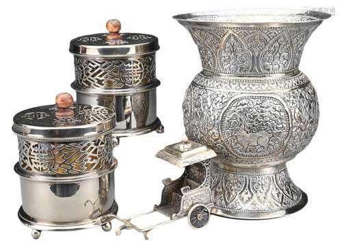 GROUP OF WHITE METAL ASIAN ITEMS