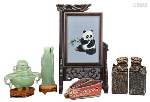 GROUP OF CHINESE VINTAGE ITEMS