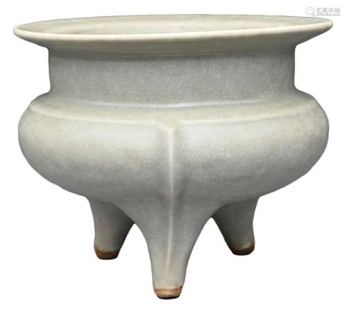 A CHINESE LONGQUAN CELADON TRIPOD CENSER