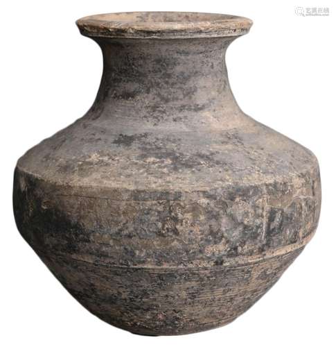 A CHINESE GREY POTTERY VESSEL, HAN DYNASTY (206BC-220AD)