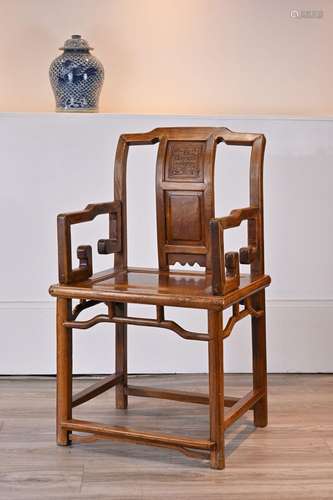 A CHINESE HARDWOOD ARMCHAIR, 19/20TH CENTURY